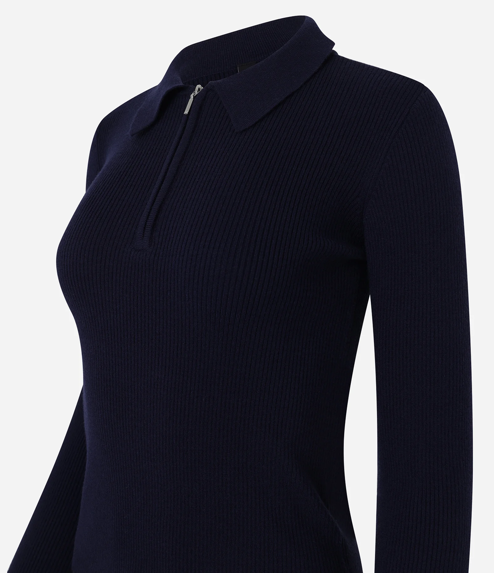 Blusa em Viscose em EfeitoTricô com Gola Polo e Zíper Azul Escuro 2