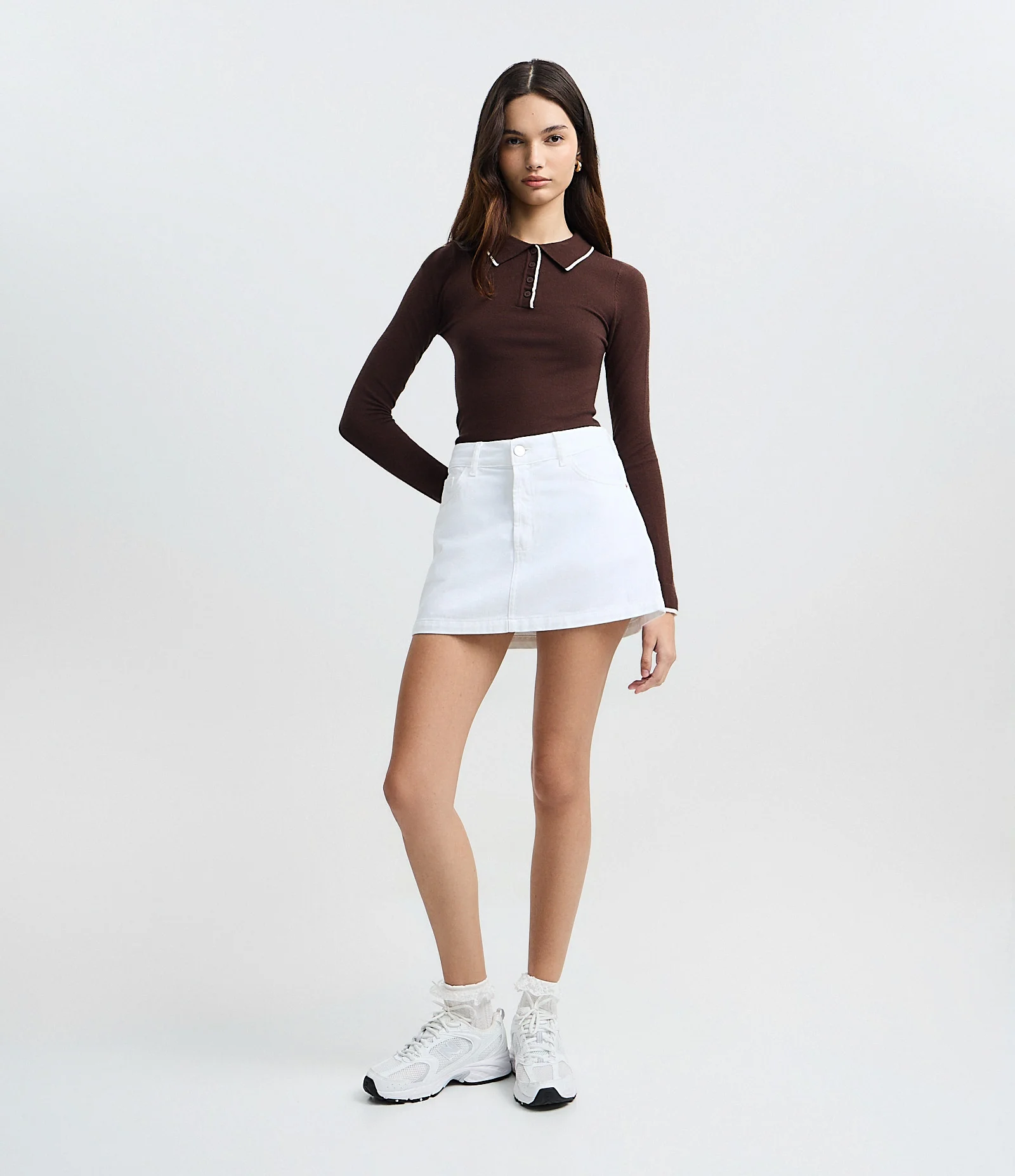 Blusa em Tricô com Gola Polo e Detalhe Contrastante Marrom 2