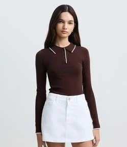 Blusa em Tricô com Gola Polo e Detalhe Contrastante