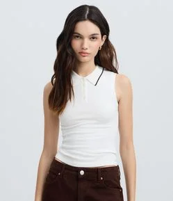Blusa em Tricô com Gola Polo e Detalhe Contrastante