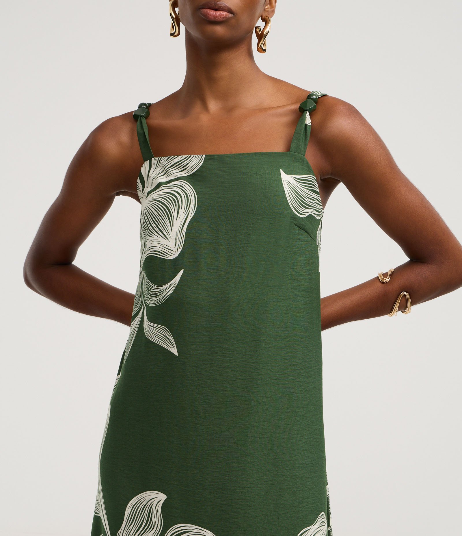 Vestido Evasê Midi em Viscose com Estampa Floral Verde/Branco 4