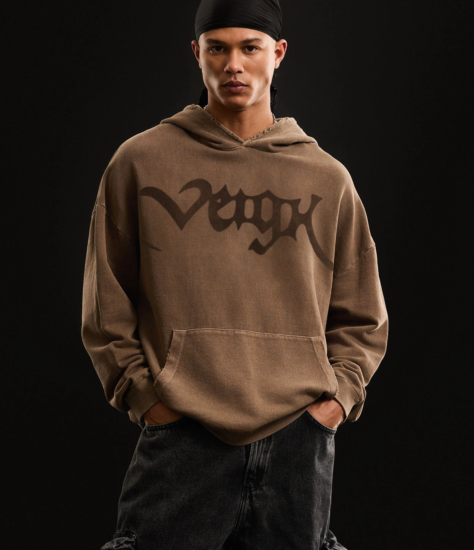 Casaco Boxy em Moletom com Capuz e Lettering Estilizado Veigh Marrom 1