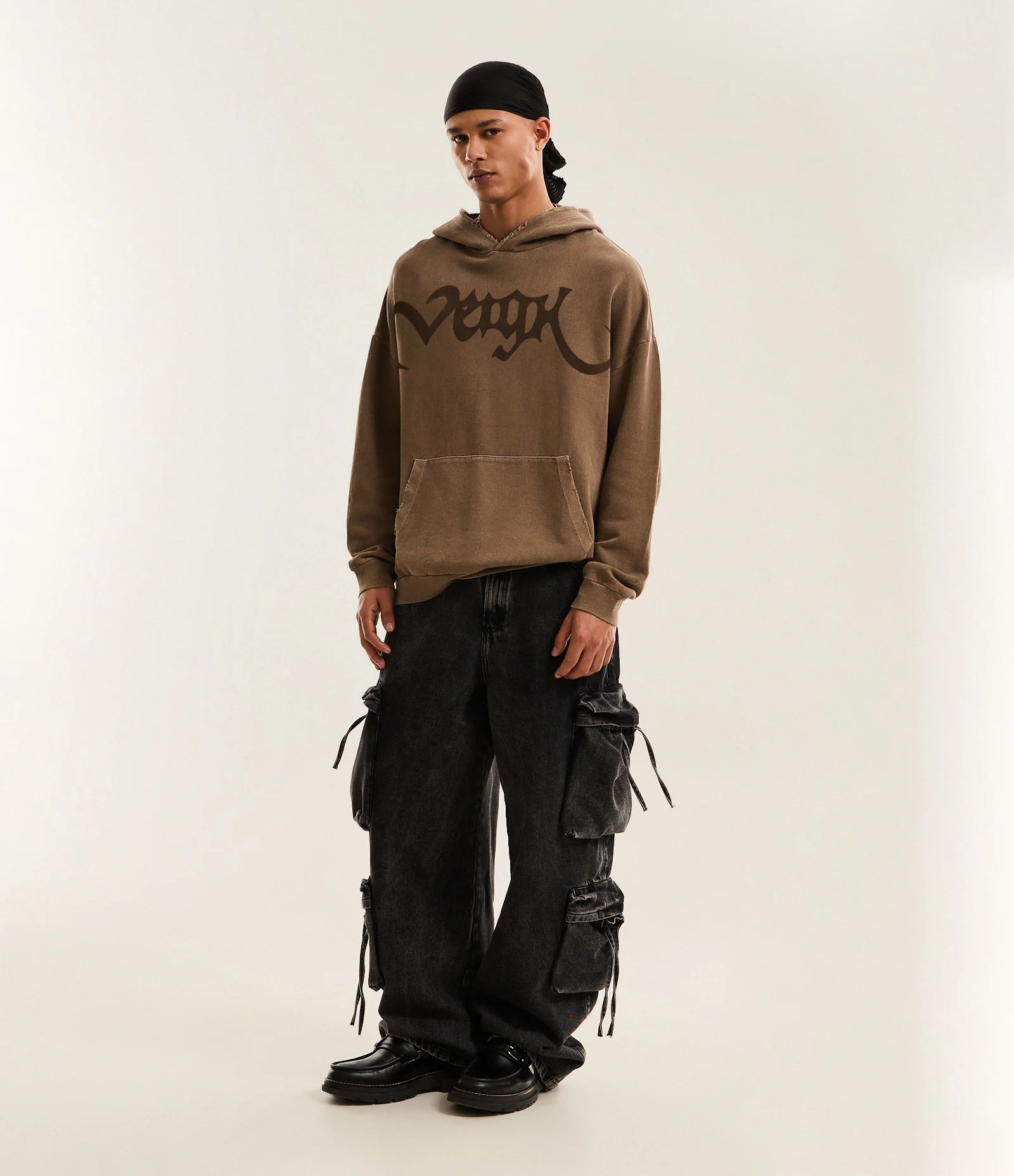 Casaco Boxy em Moletom com Capuz e Lettering Estilizado Veigh Marrom 2