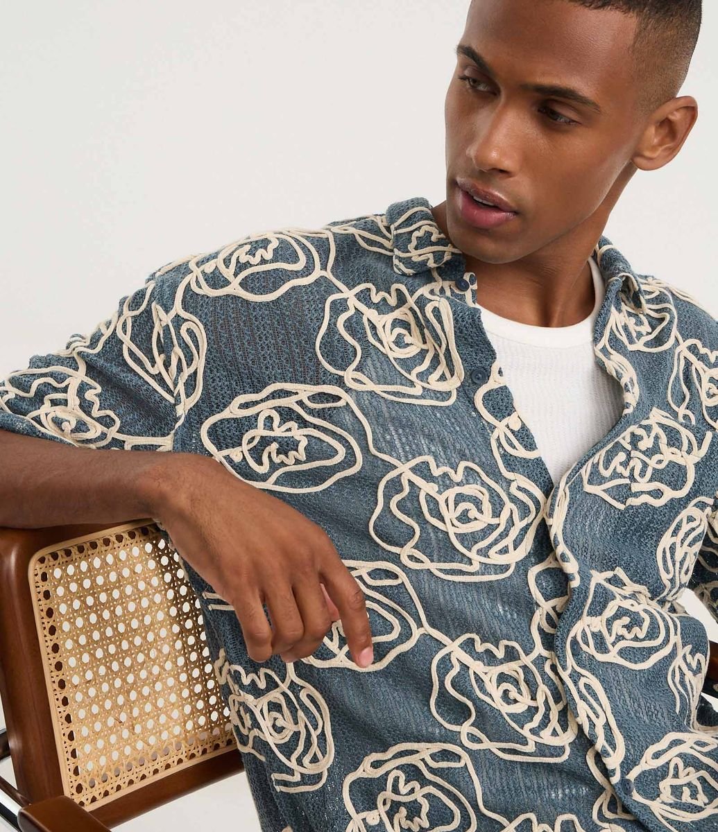Camisa em Tricô com Textura Floral Azul