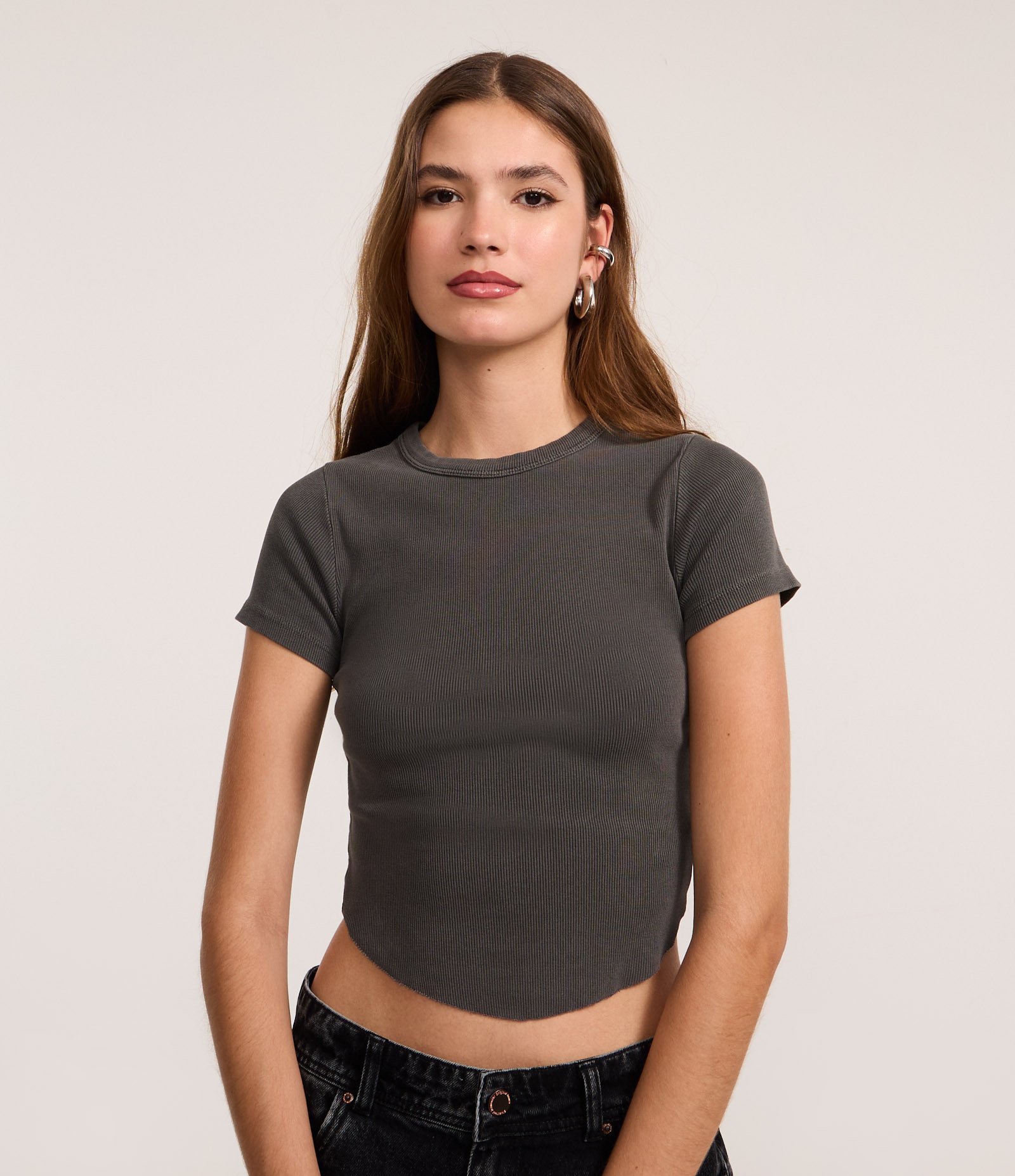 Blusa Canelada em Ribana Estonada com Barra Redonda Preto 1