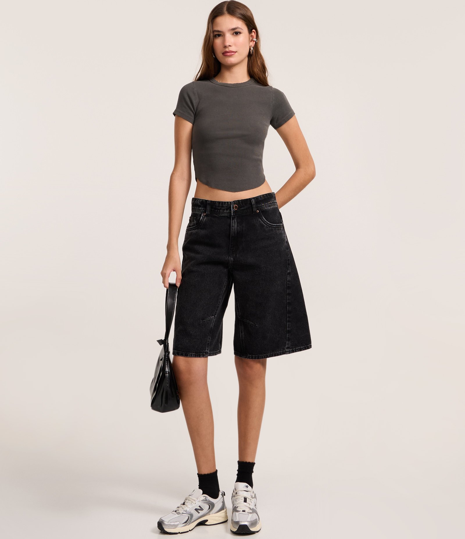 Blusa Canelada em Ribana Estonada com Barra Redonda Preto 2