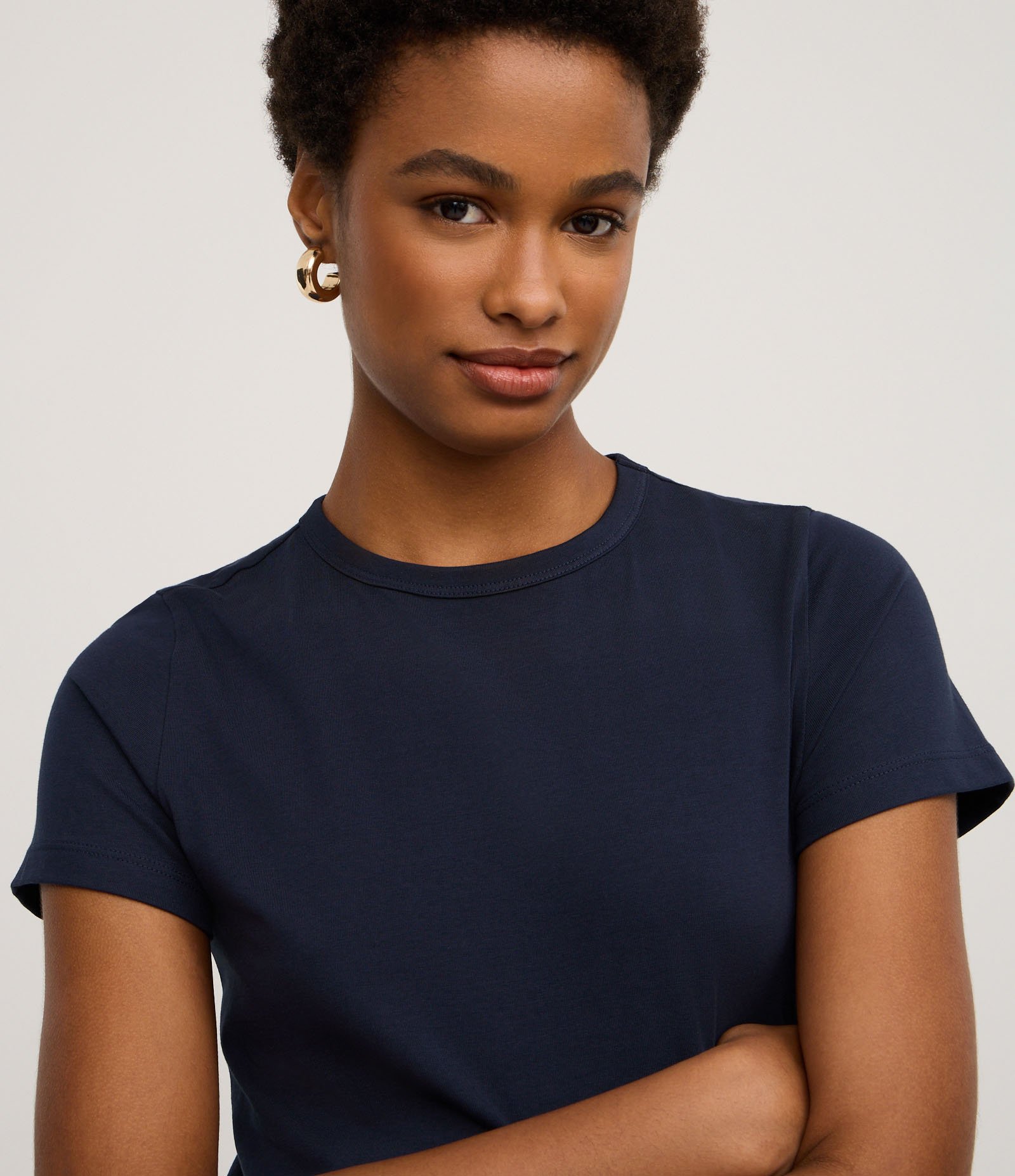 Blusa Slim Básica em Algodão Peruano com Gola Redonda Azul Marinho 3