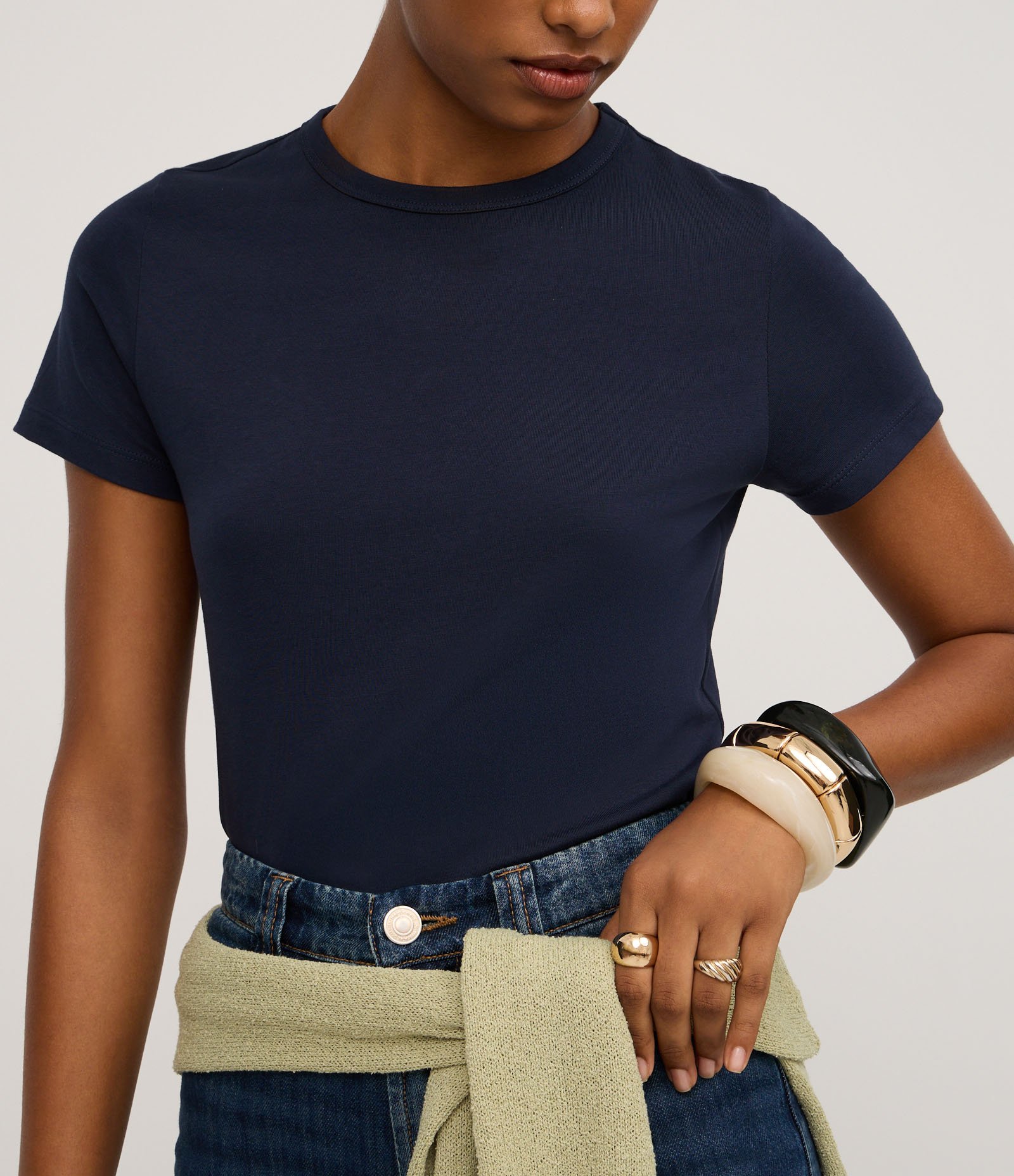 Blusa Slim Básica em Algodão Peruano com Gola Redonda Azul Marinho 4