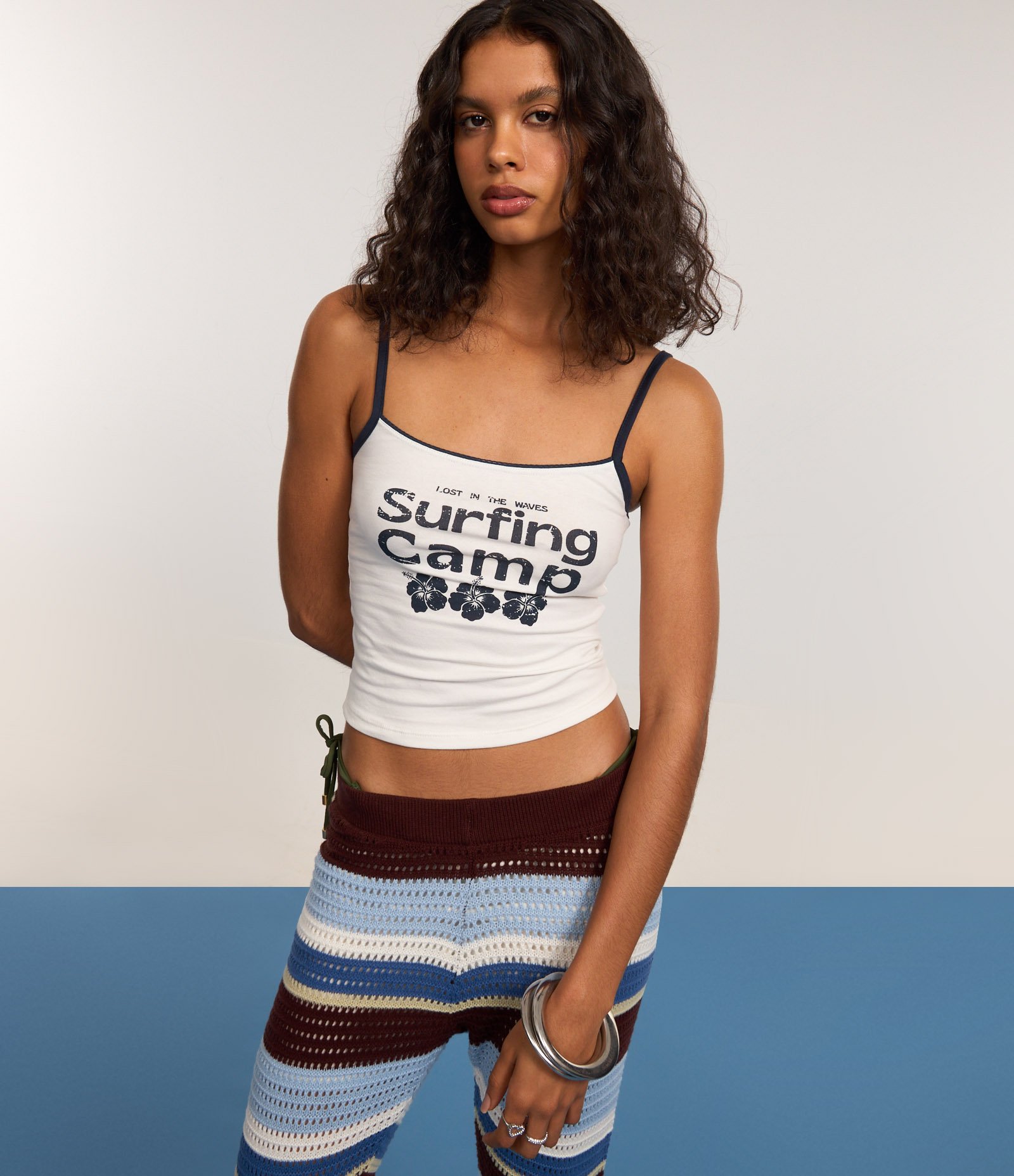 Blusa em Algodão com Viés Contrastante e Estampa Surfing Camp Branco 5