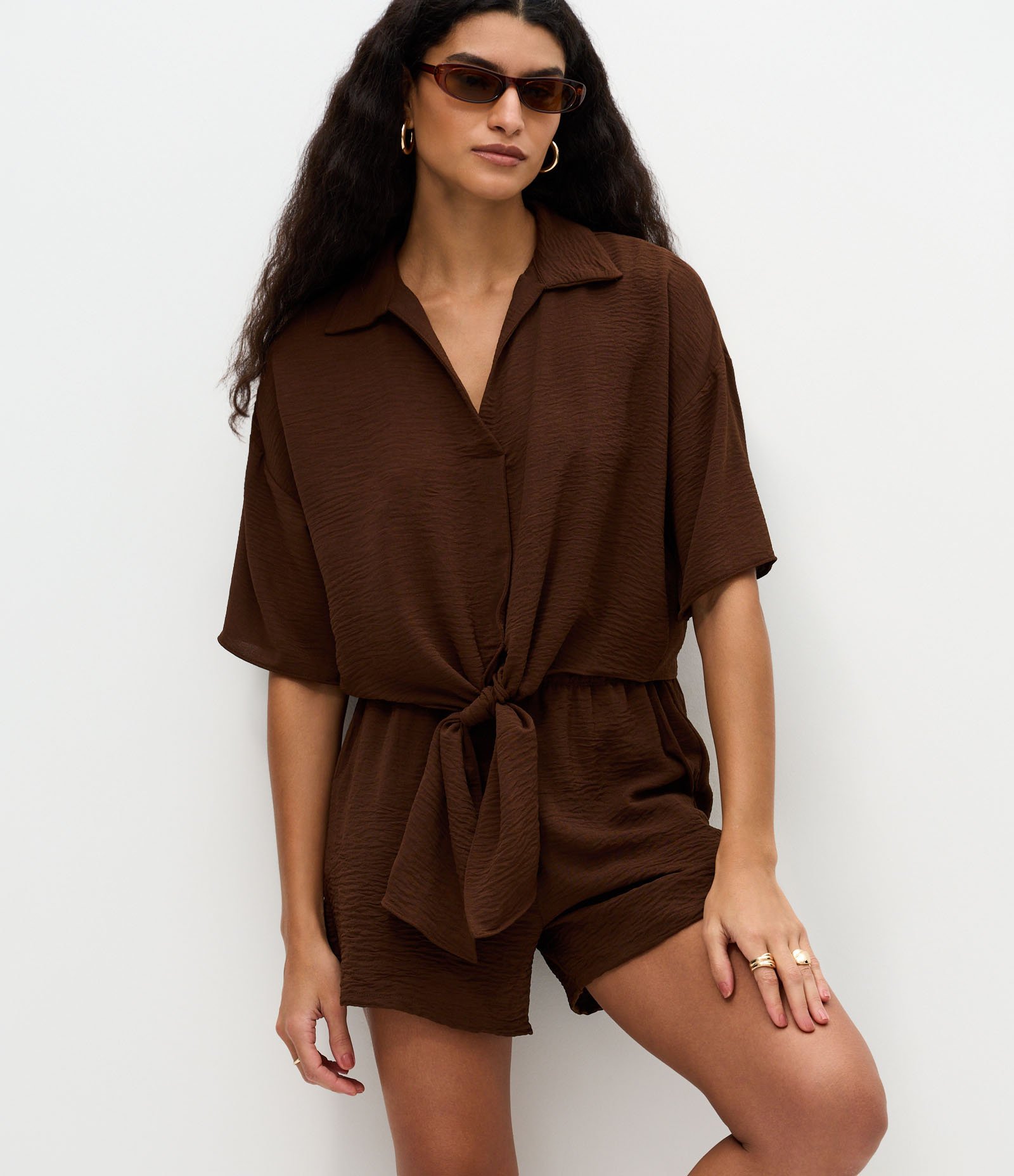 Short em Airflow com Elástico no Cós e Bolsos Marrom 2