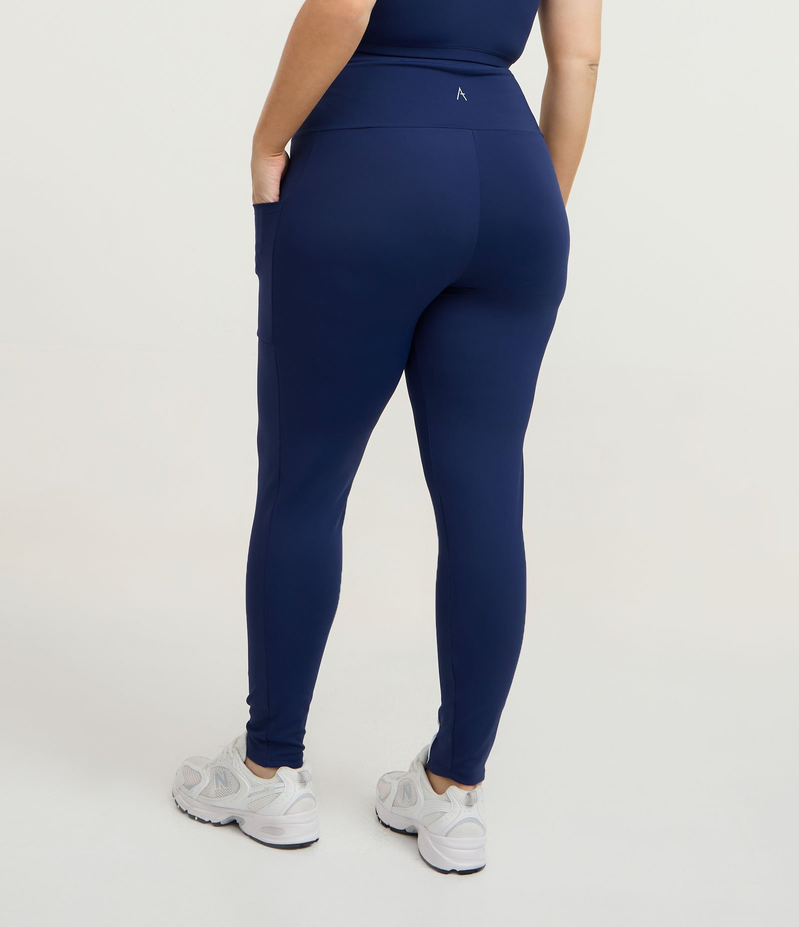 Calça Legging Esportiva em Hyper Soft com Tecnologia Dry e Bolsos Curve & Plus Size Azul 4