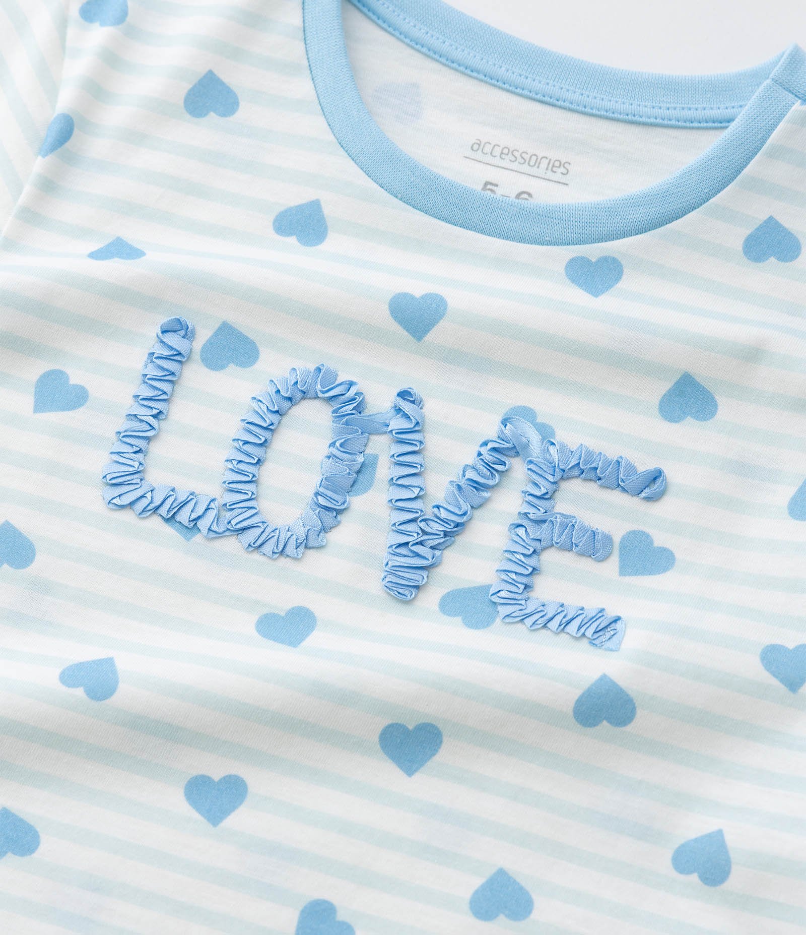 Pijama Infantil Curto com Estampa De Corações e Bordado Love - Tam 2 A 10 Anos Branco/Azul 9