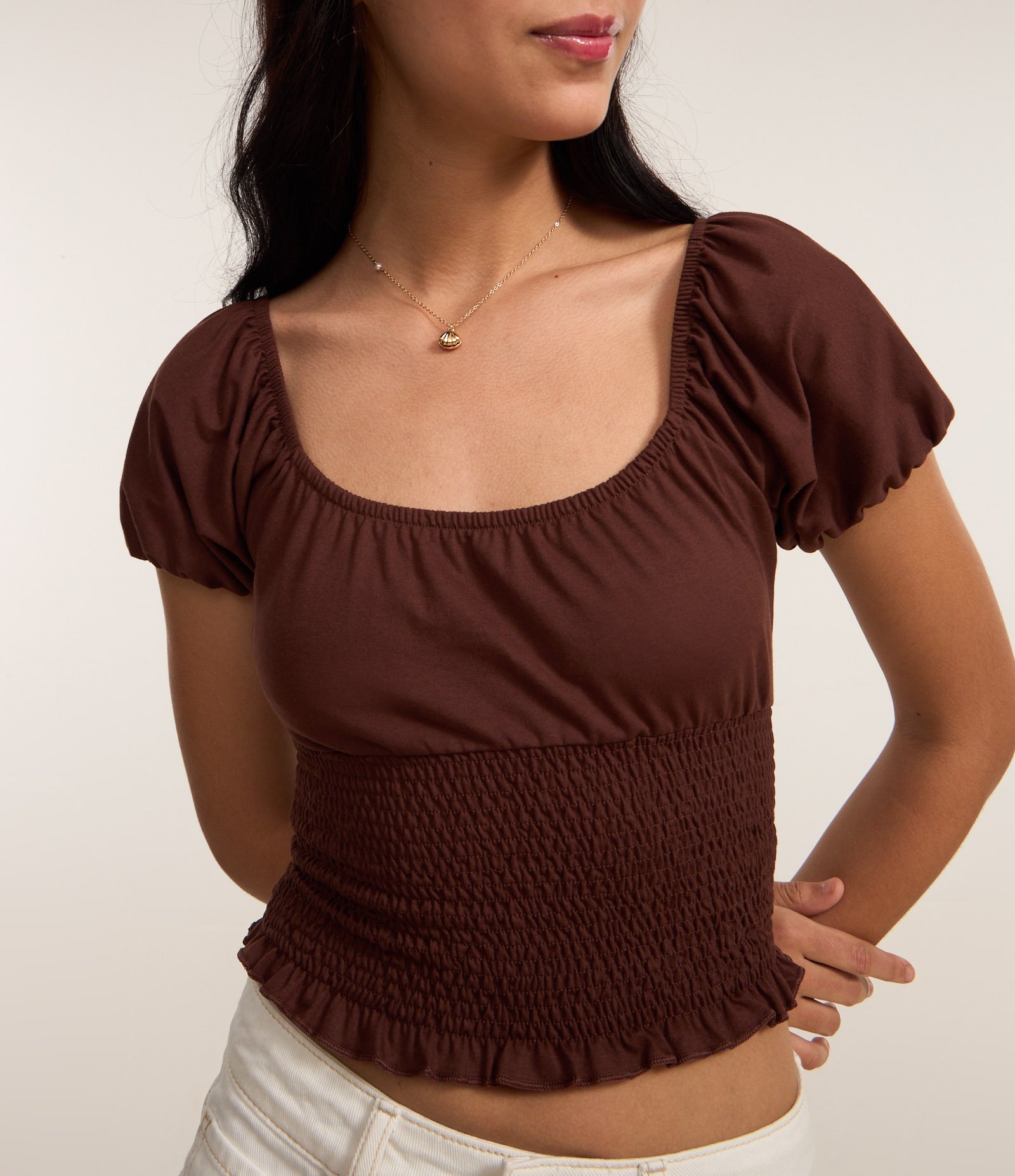 Blusa com Lastex e Manga Bufante Marrom 3