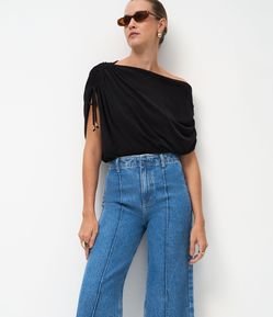 Calça Wide Leg Cropped em Jeans com Cós Alfaiatado em Cintura Alta