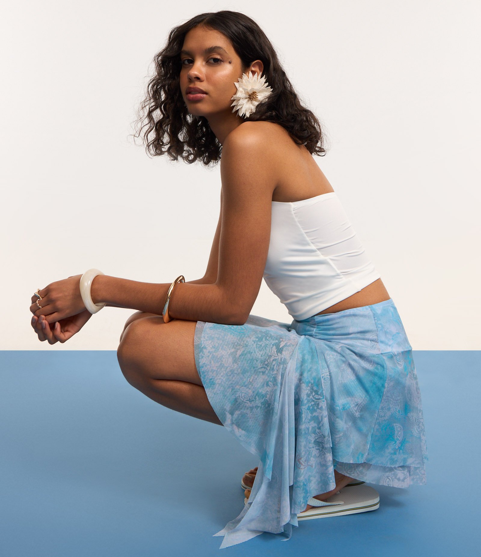 Saia Curta em Tule Dip Dye com Babado e Estampa Paisley Azul 6