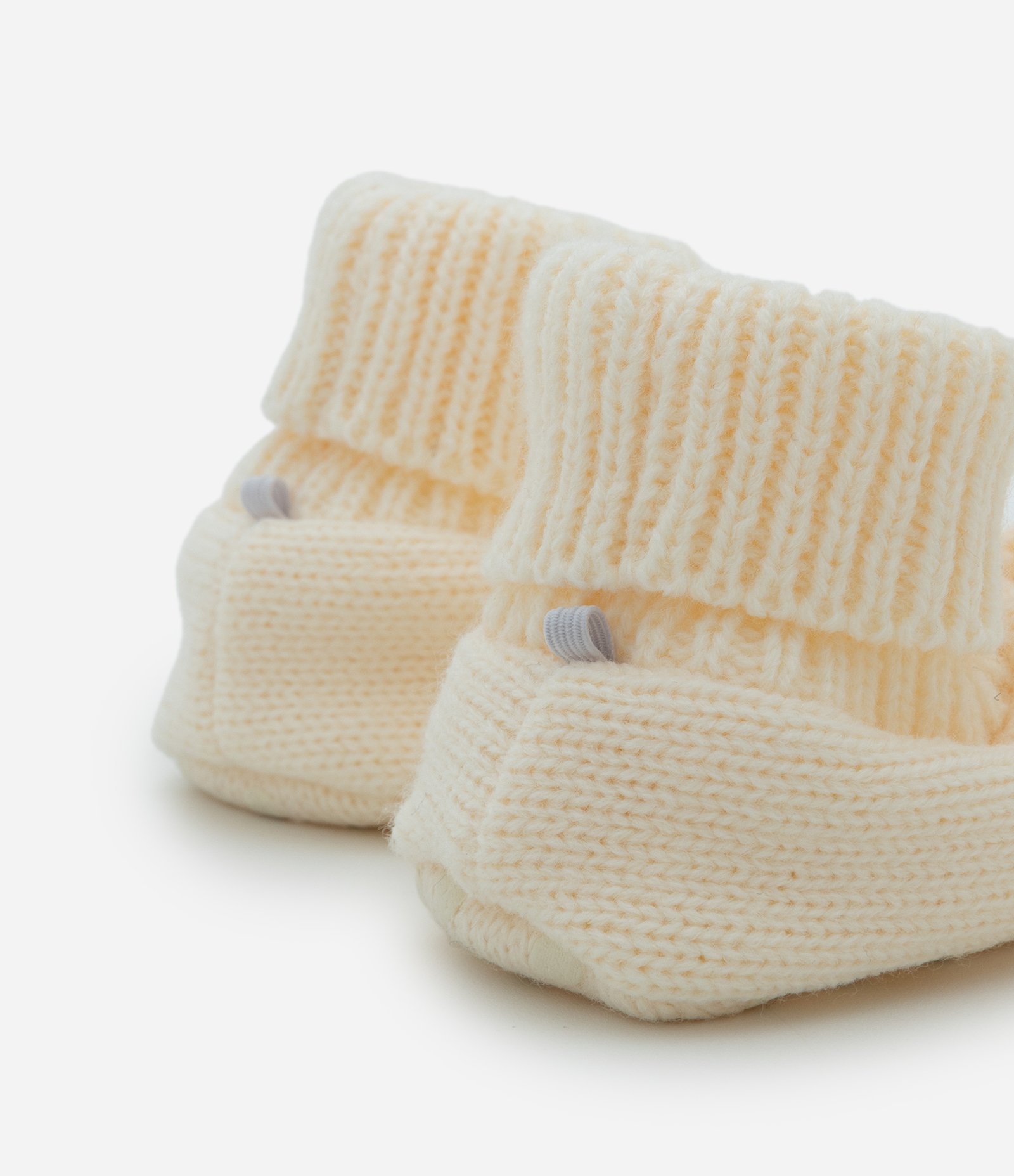 Sapato Infantil em Tricô com Lacinho – Tam 0 a 12 Meses Off White 2