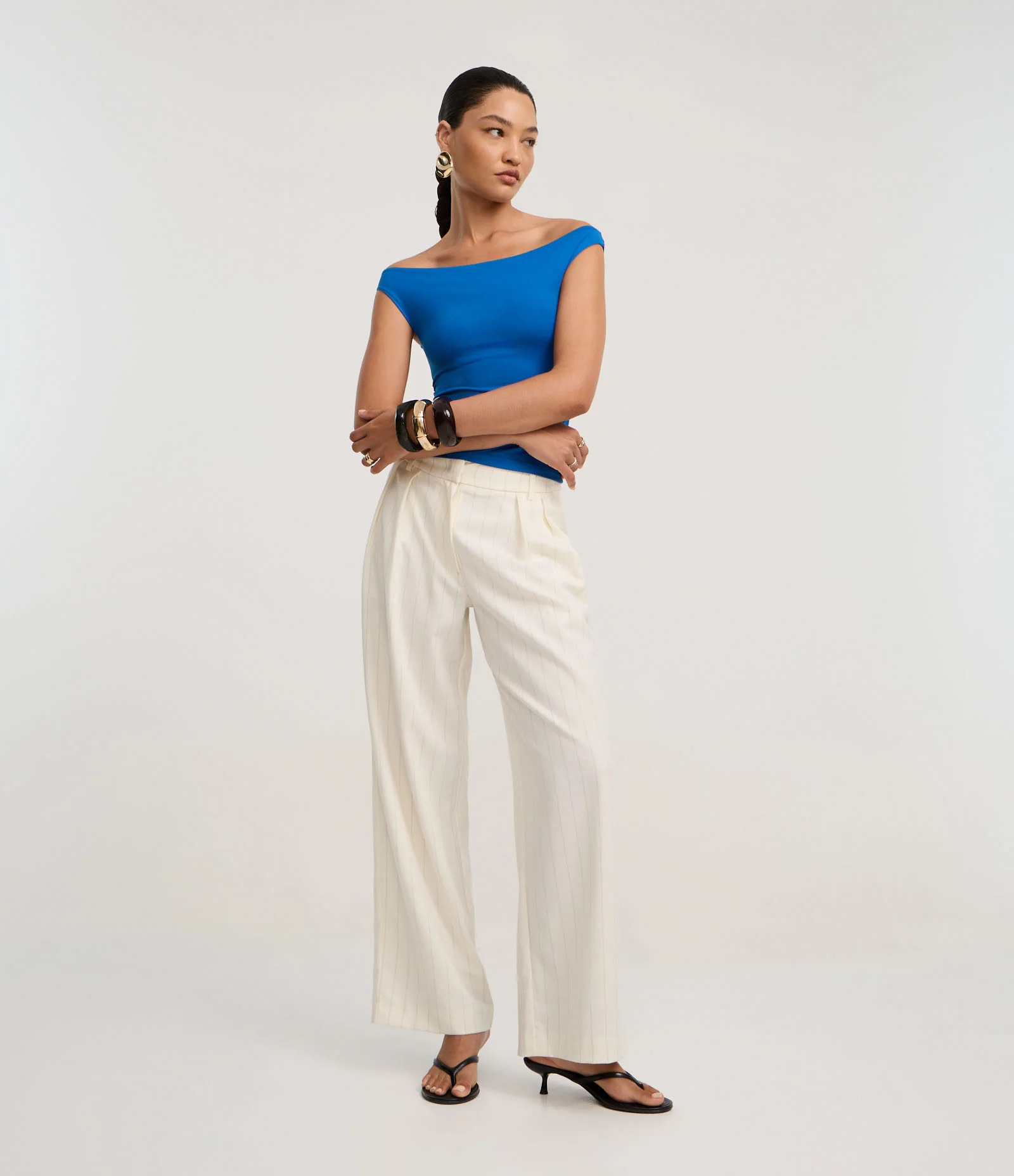 Blusa em Microfibra com Decote Canoa Azul 2