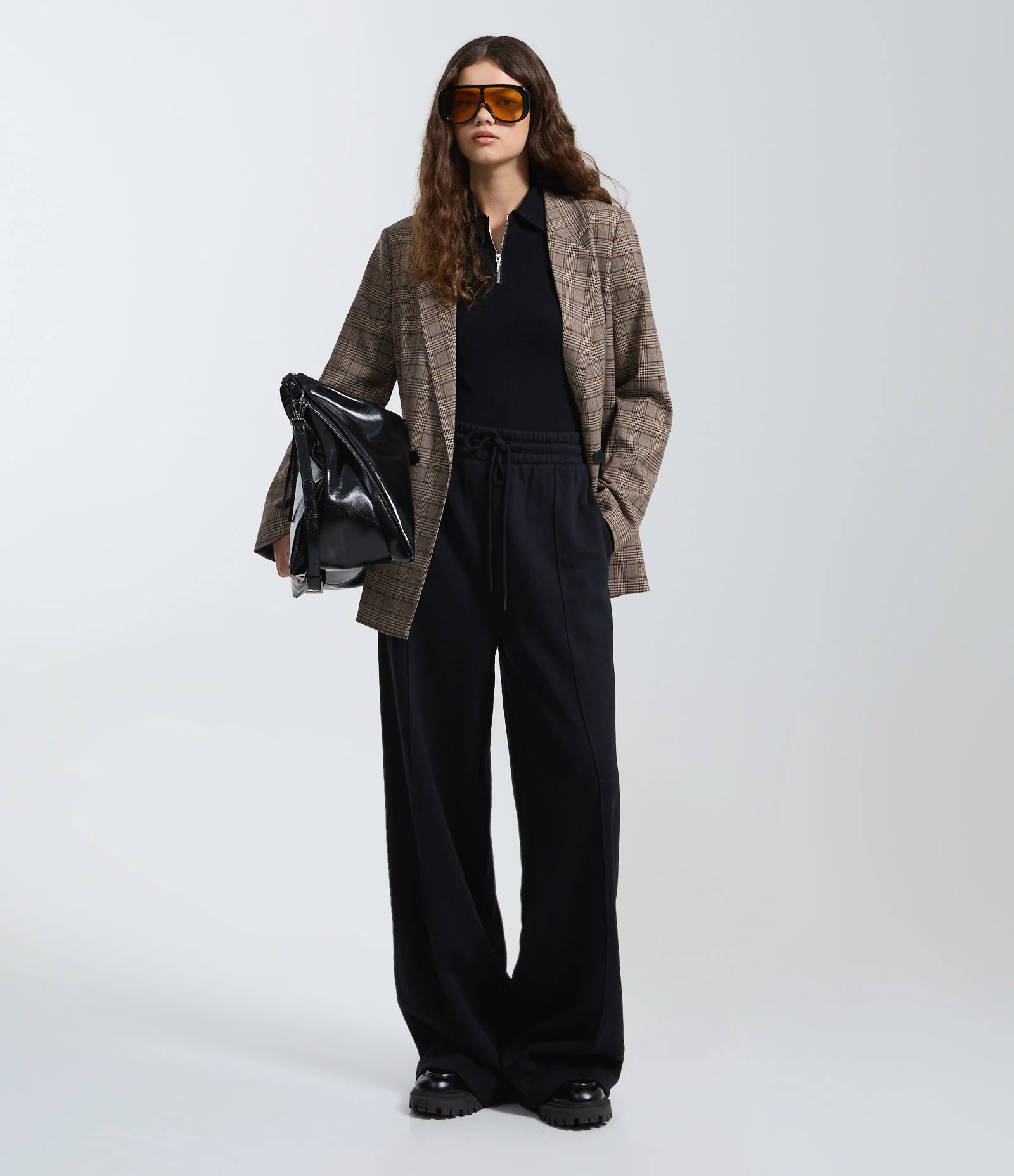 Calça Wide em Moletom com Felpa Liso Preto 1