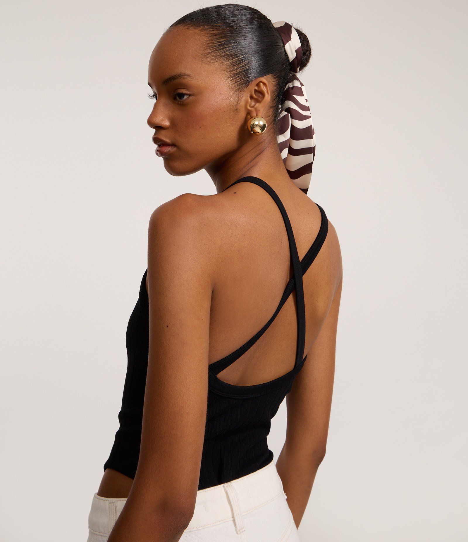 Body Seamless em Poliamida com Alça Trançada Preto 4