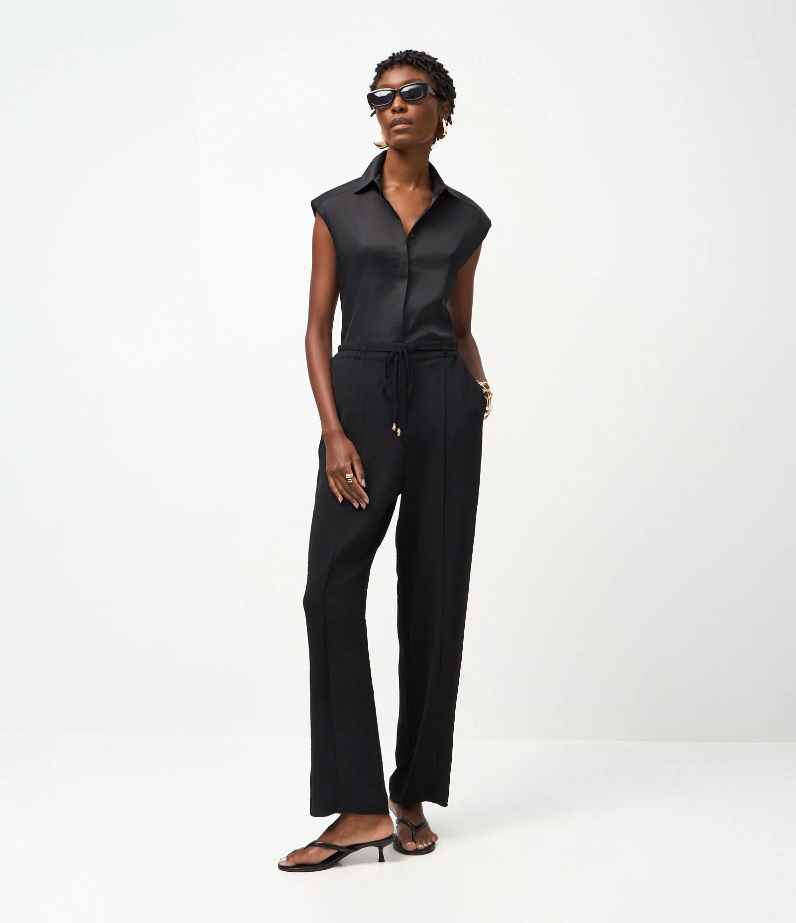 Calça Reta em Airflow com Cinto Para Amarração Preto 1