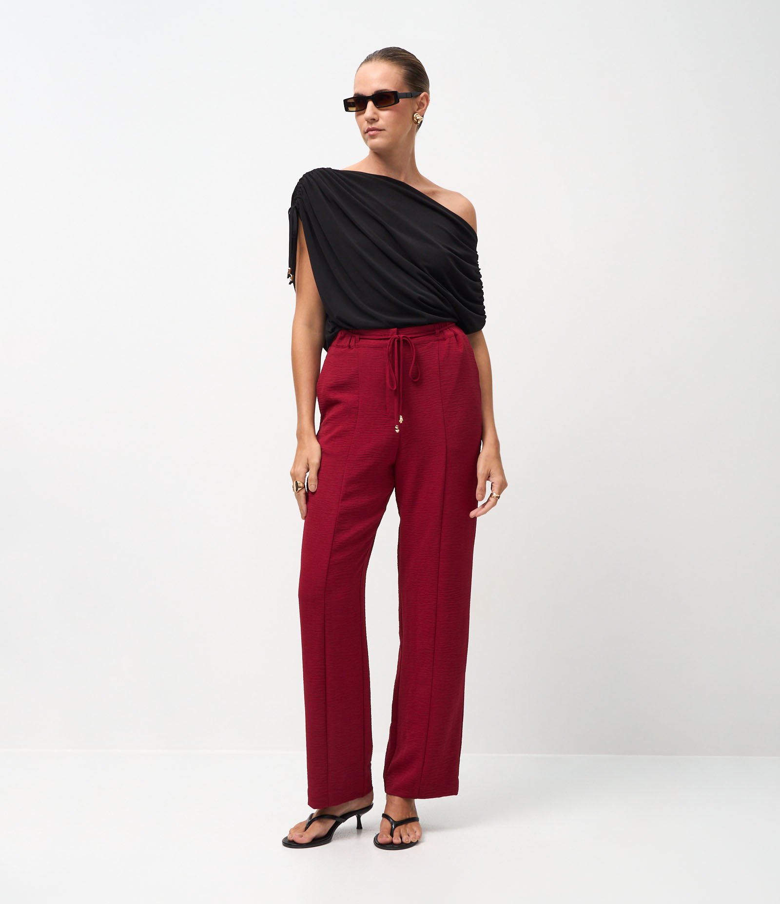 Calça Reta em Airflow com Cinto Para Amarração Vermelho 1