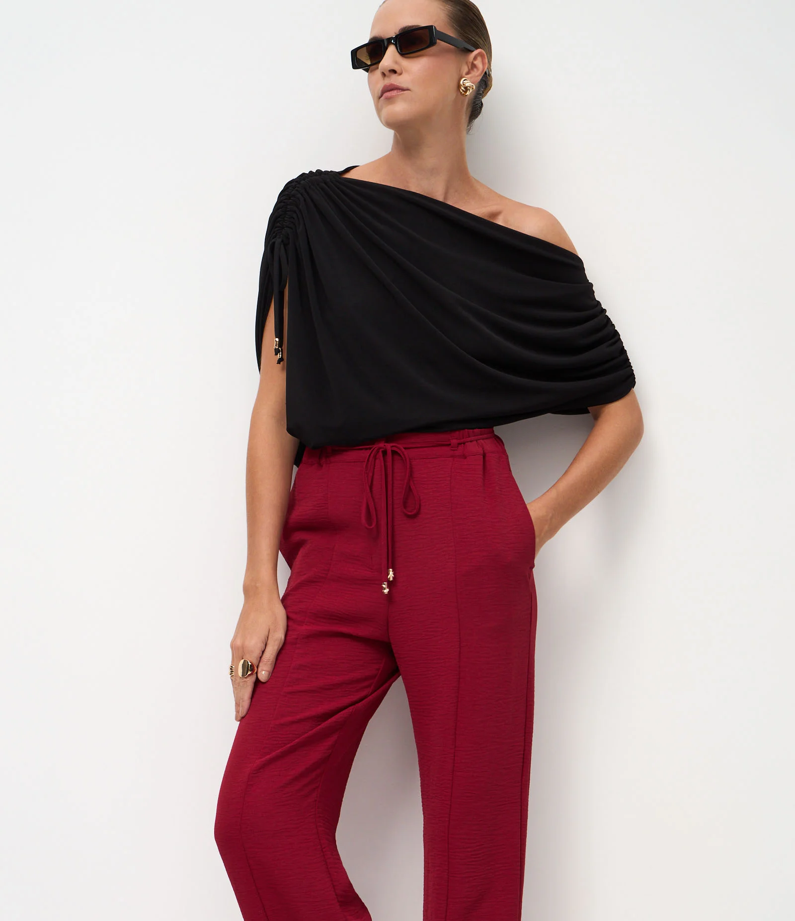 Calça Reta em Airflow com Cinto Para Amarração Vermelho 2