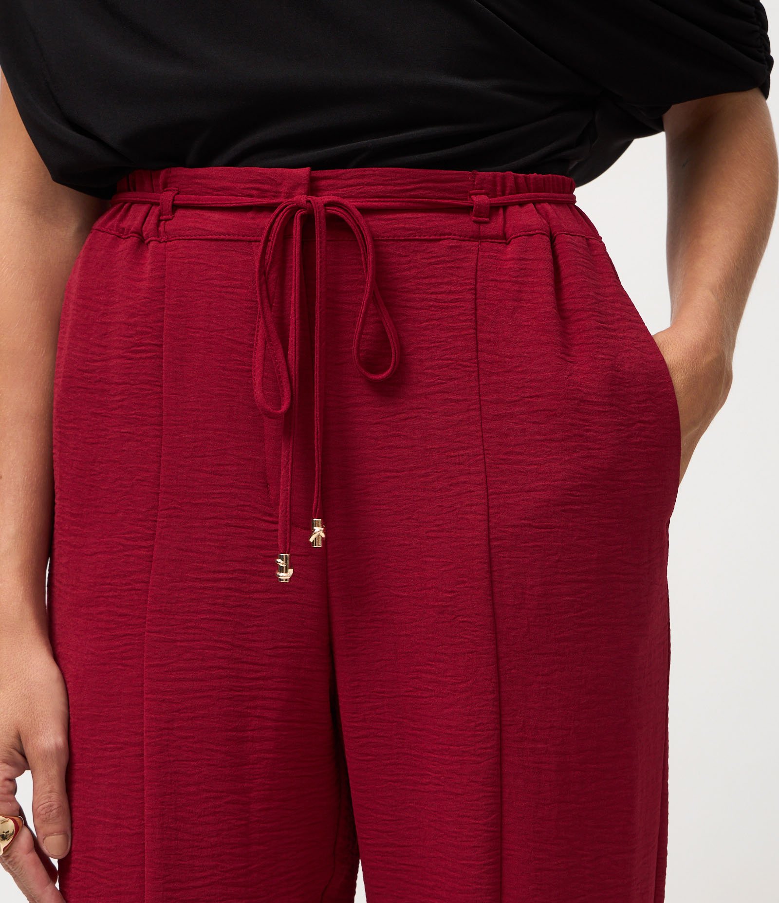 Calça Reta em Airflow com Cinto Para Amarração Vermelho 4