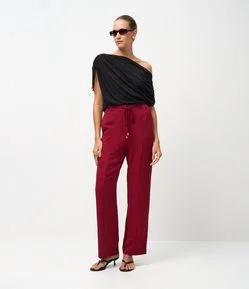 Calça Reta em Airflow com Cinto Para Amarração