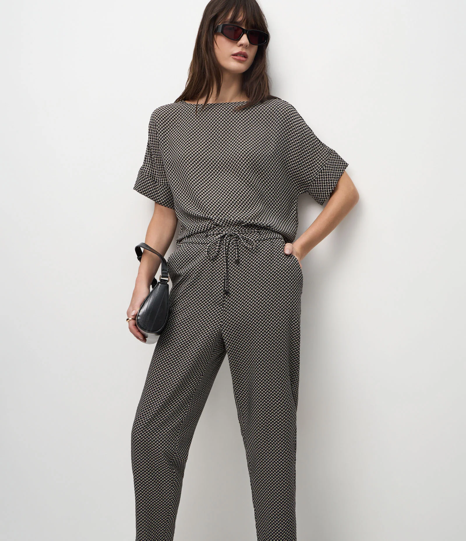 Calça Fluída Alfaiatada em Crepe Pied-de-Poule Preto 2