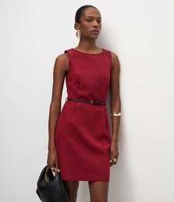 Vestido Curto em Crepe com Pregas Frontais e Cinto em PU