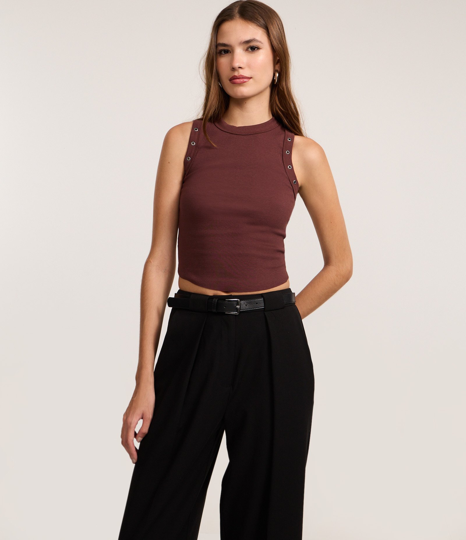 Calça Pantalona em Alfaiataria com Cinto Preto 2