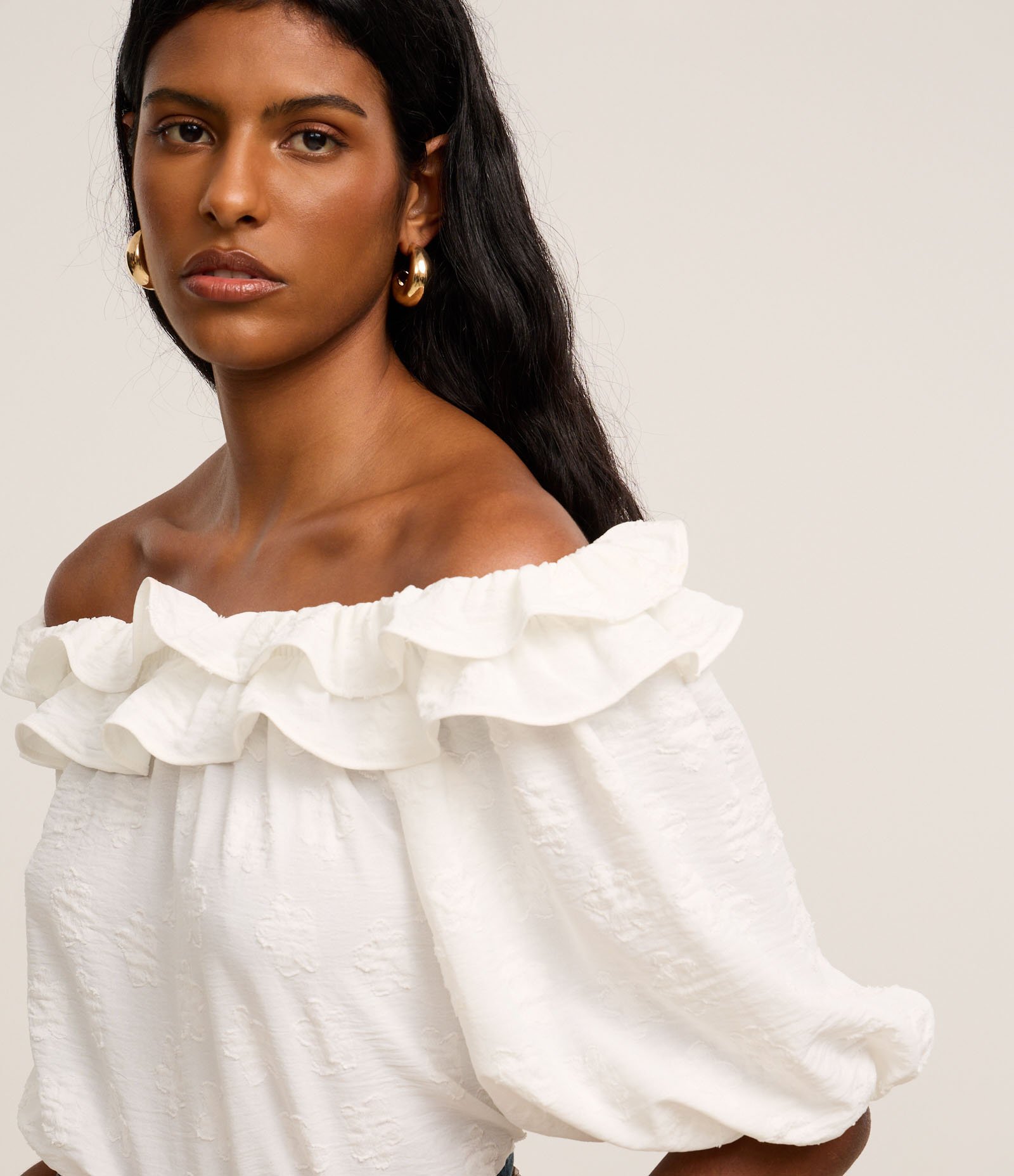 Blusa Texturizada Ombro a Ombro com Branco 3