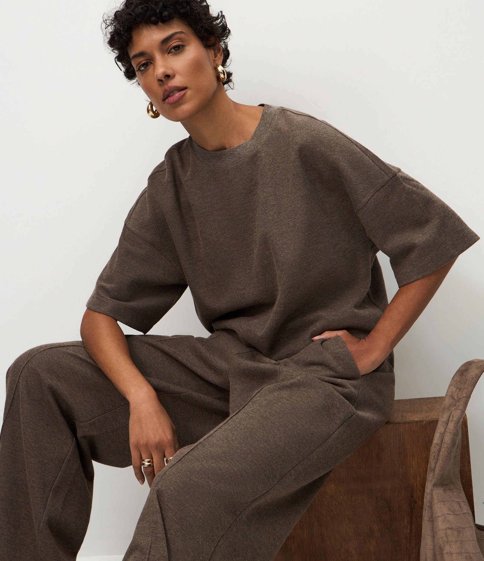 Blusa Moletom Oversized com Manga Curta Marrom 5