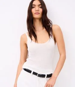 Blusa em Tricô com Decote U e Alça Média