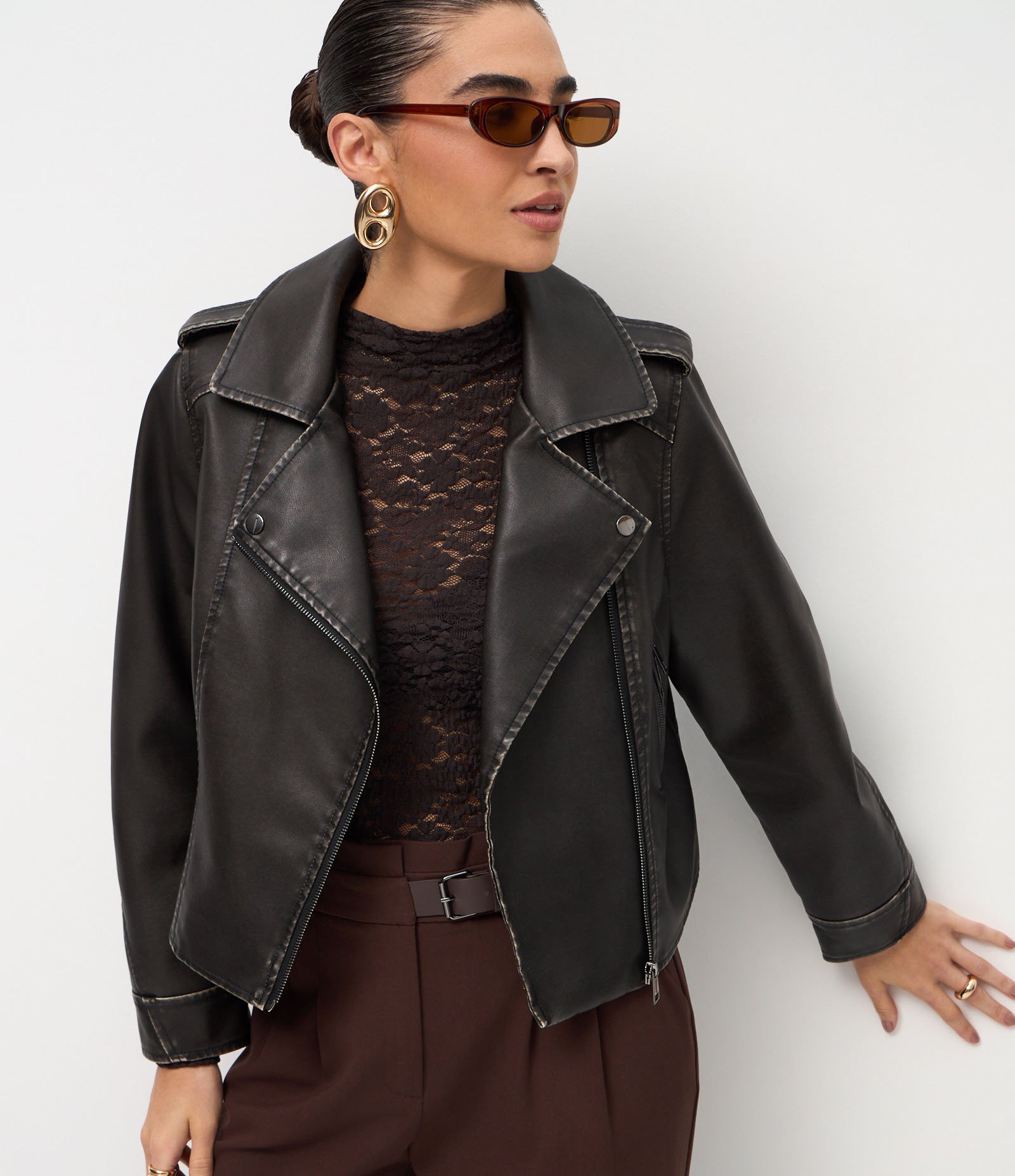 Jaqueta Biker com Zíper Assimétrico e Fivela Marrom Escuro 1