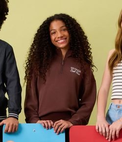 Jaqueta Infantil com Gola Alta e Lettering Bordado – Tam 5 a 14 Anos