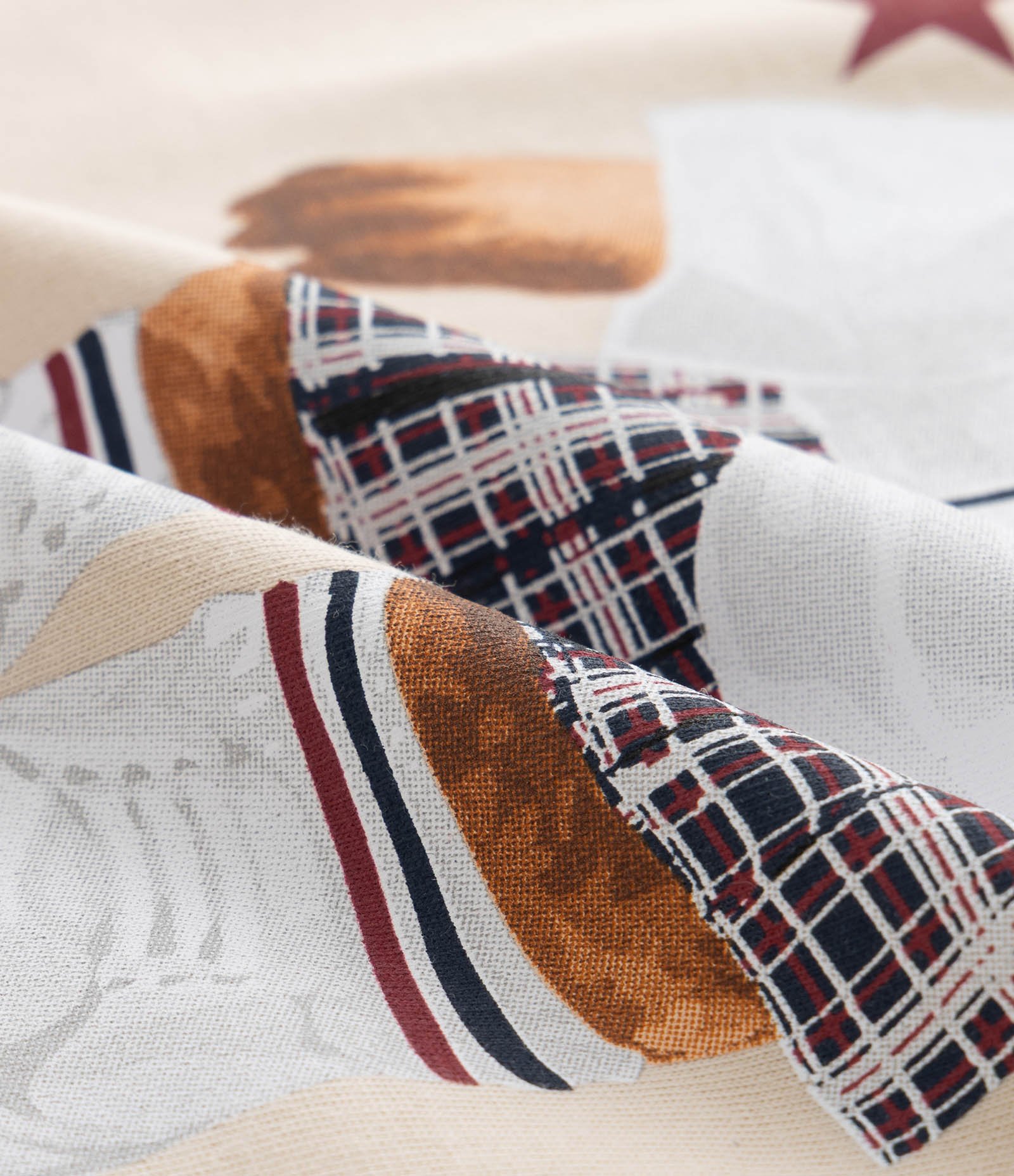 Camiseta Regular Infantil com Estampa de Capivara - Tam 5 a 14 Anos Bege 4