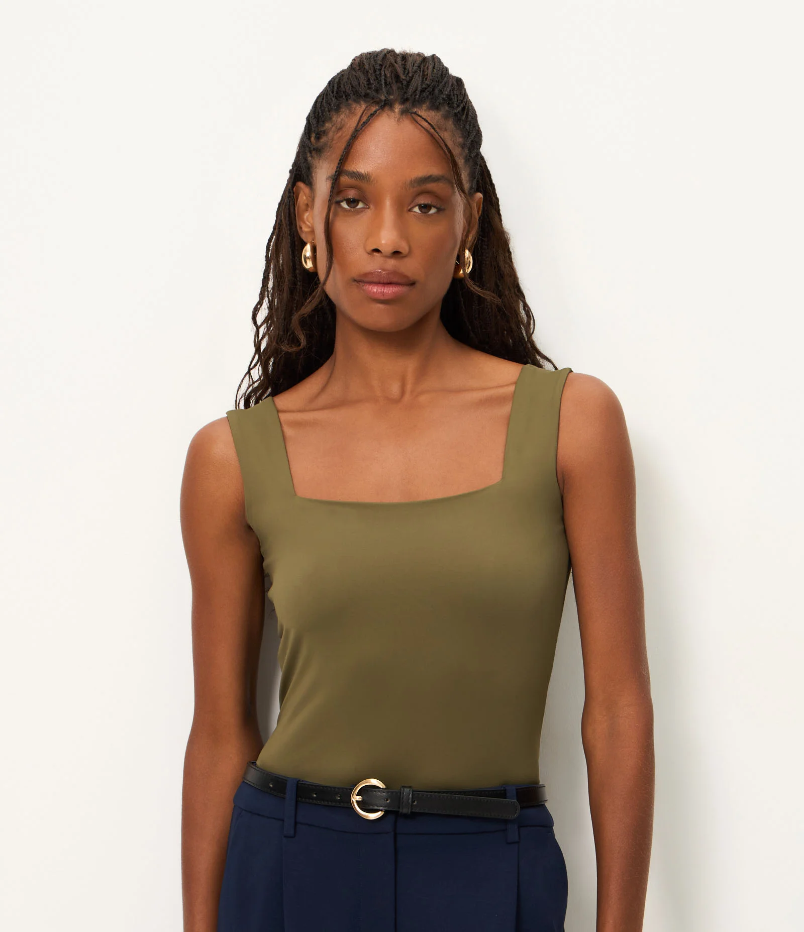 Blusa Básica em Poliamida com Decote Quadrado Verde Oliva 2
