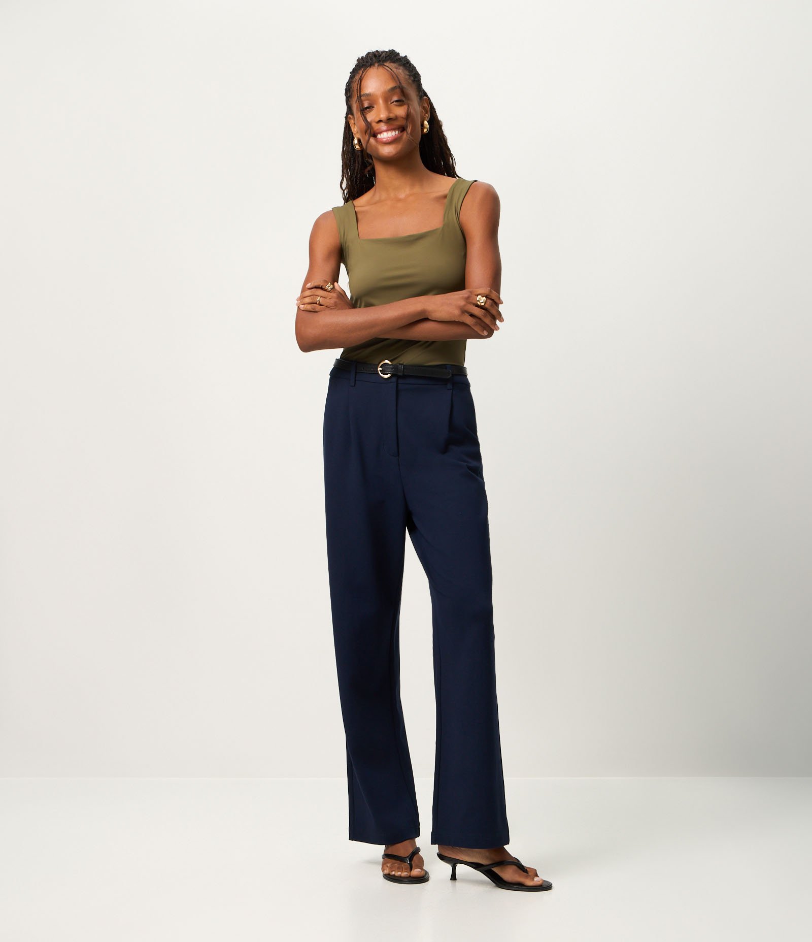 Blusa Básica em Poliamida com Decote Quadrado Verde Oliva 3