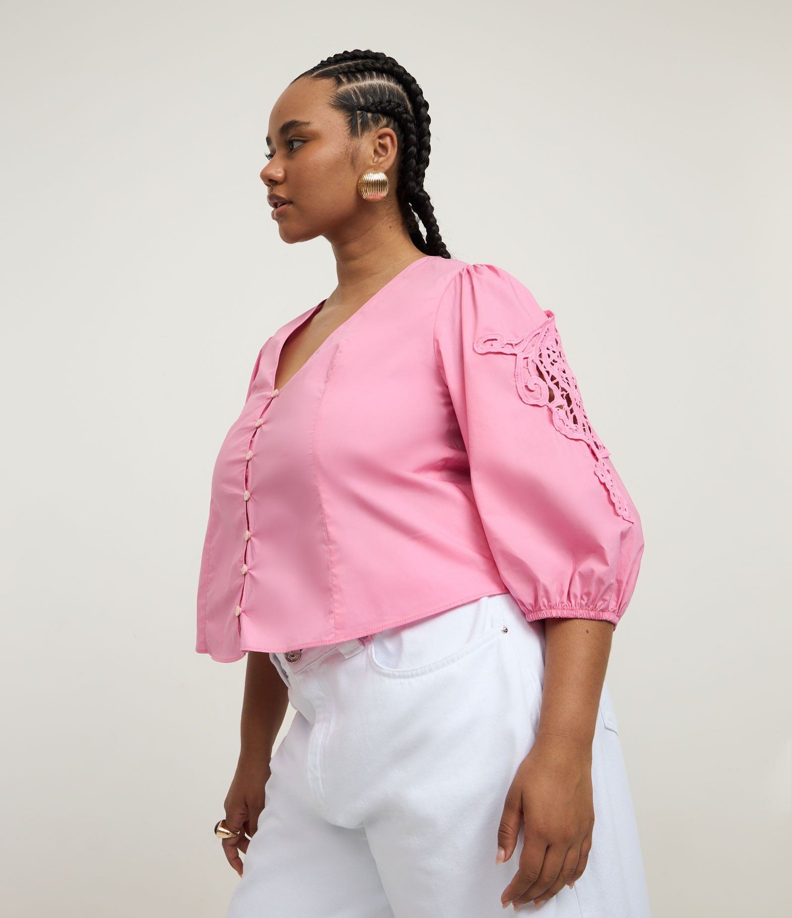 Blusa Manga 3/4 em Tricoline com Richelieu Curve & Plus Size Rosa 1