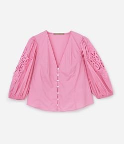Blusa Manga 3/4 em Tricoline com Richelieu Curve & Plus Size
