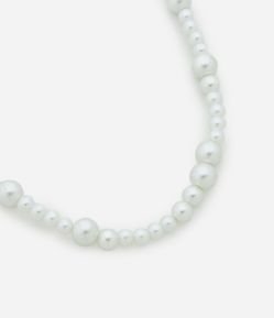 Colar Curto em Perola Artificial