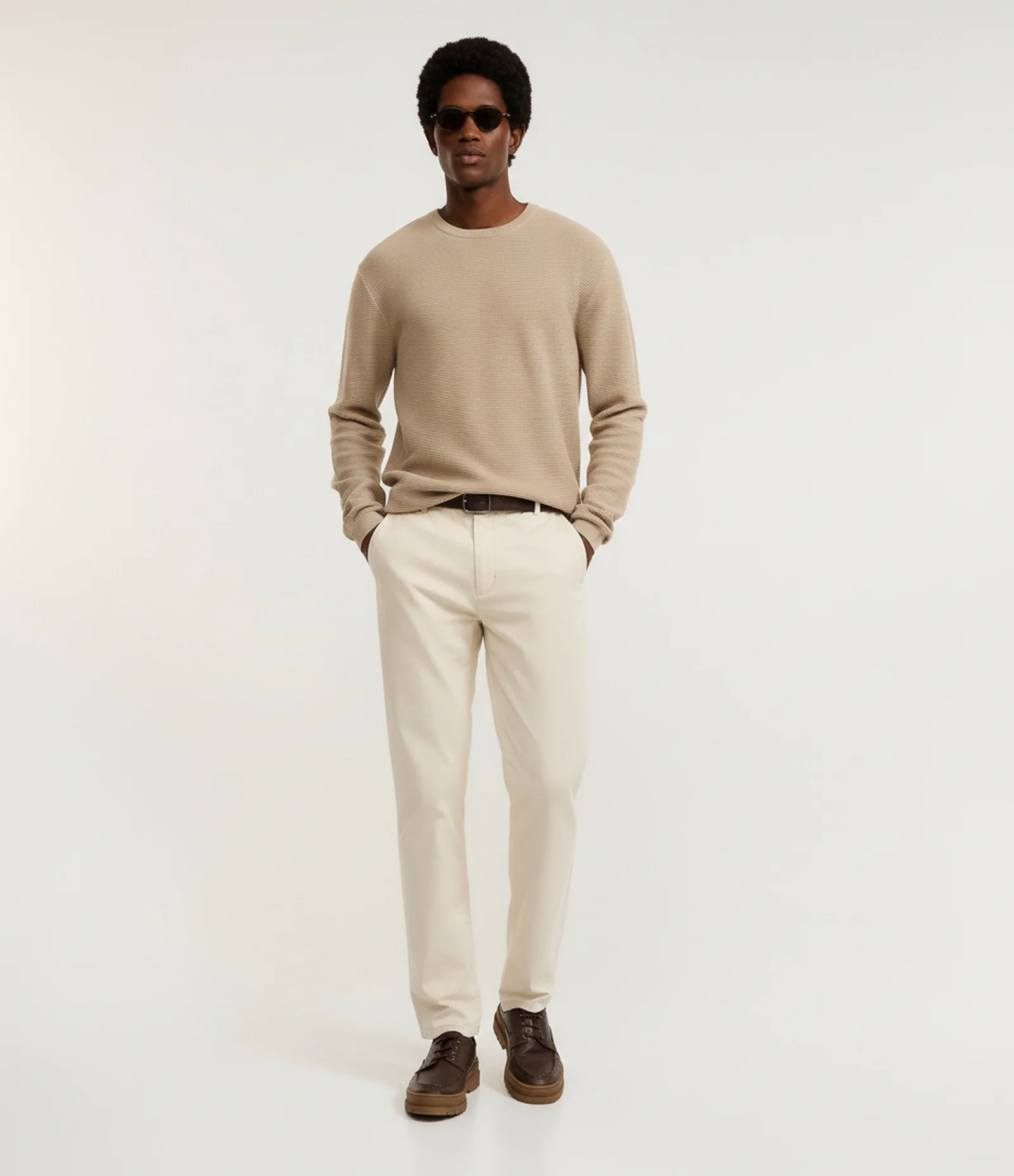 Calça Slim em Sarja com Lavagem Estonada Cinza 1