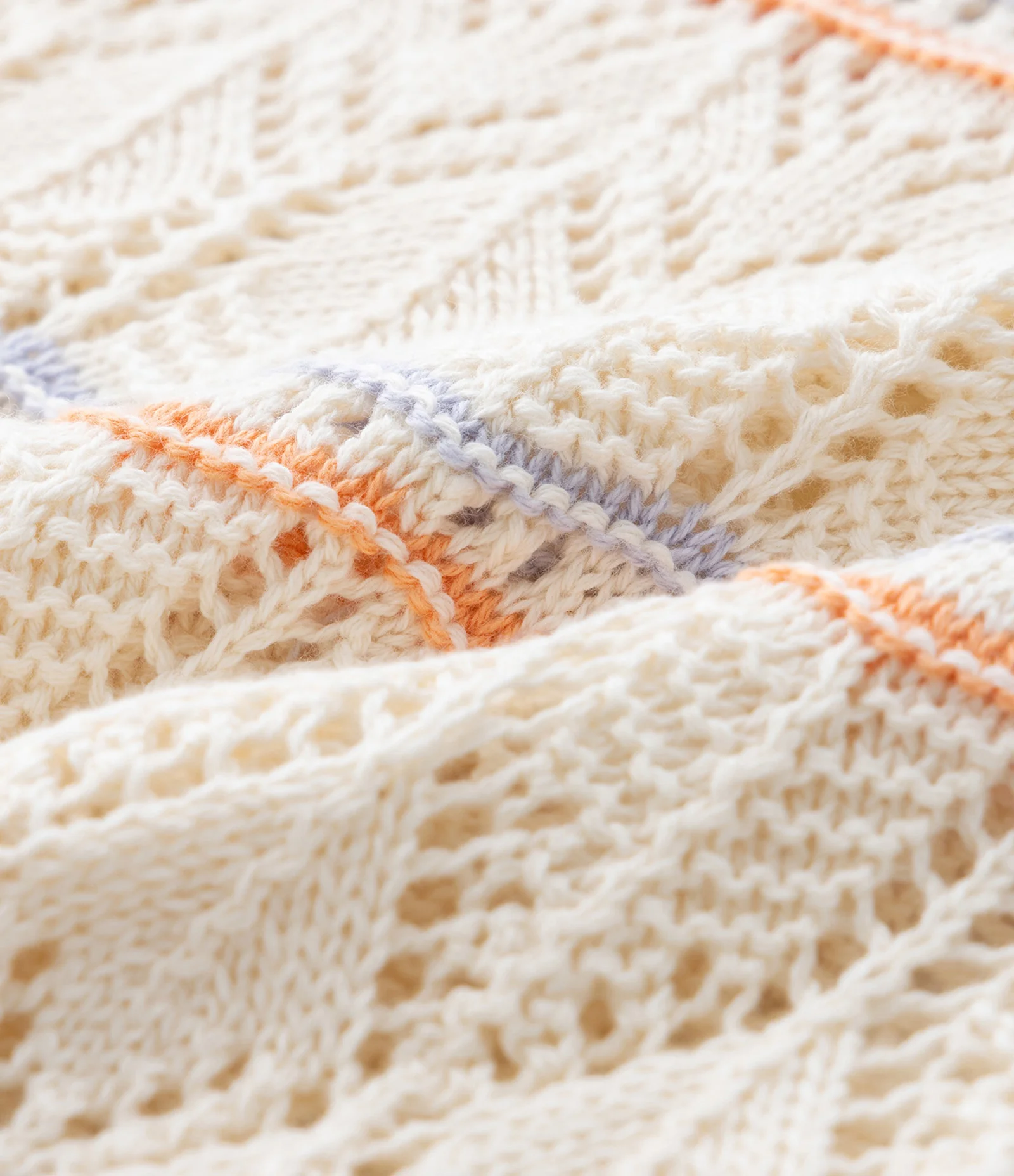 Camiseta Infantil Relaxed em Tricô com Detalhes em Crochê  - Tam 5 a 14 Anos Bege 3