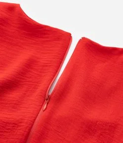 Vestido Curto em Crepe com Decote V Curve & Plus Size