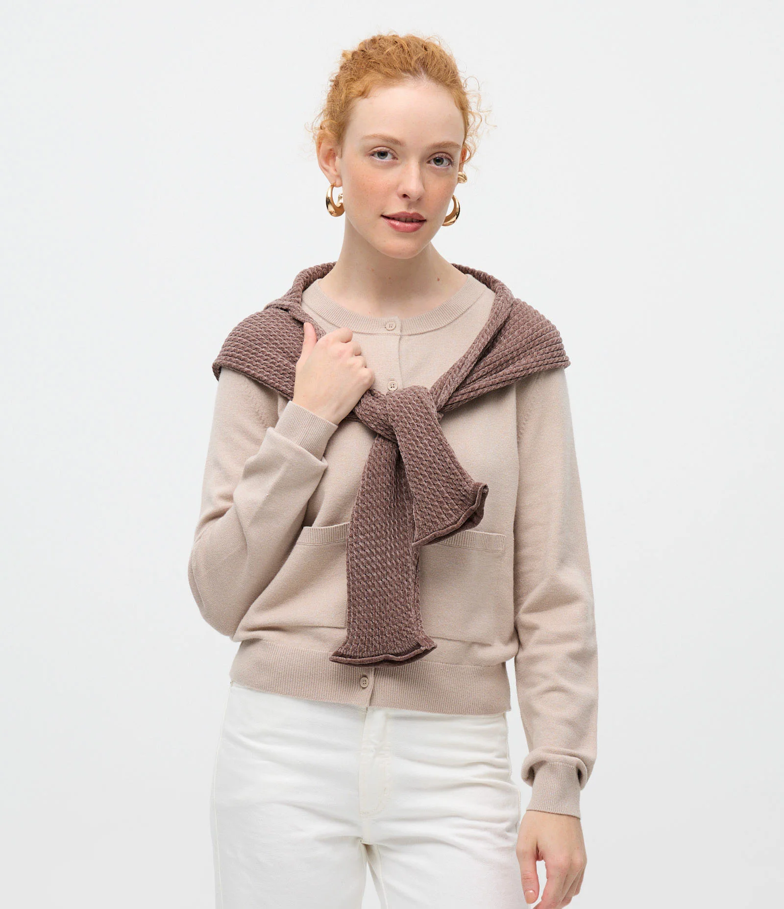 Cardigan em Tricô com Gola Redonda e Bolsos Frontais Bege 1