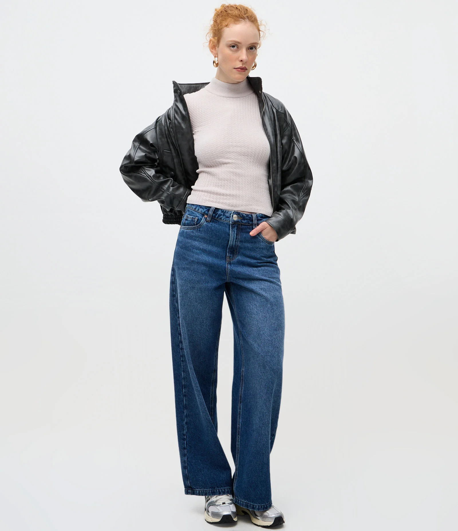 Blusa Slim Texturizada com Gola Alta e Manga Longa Branco 2