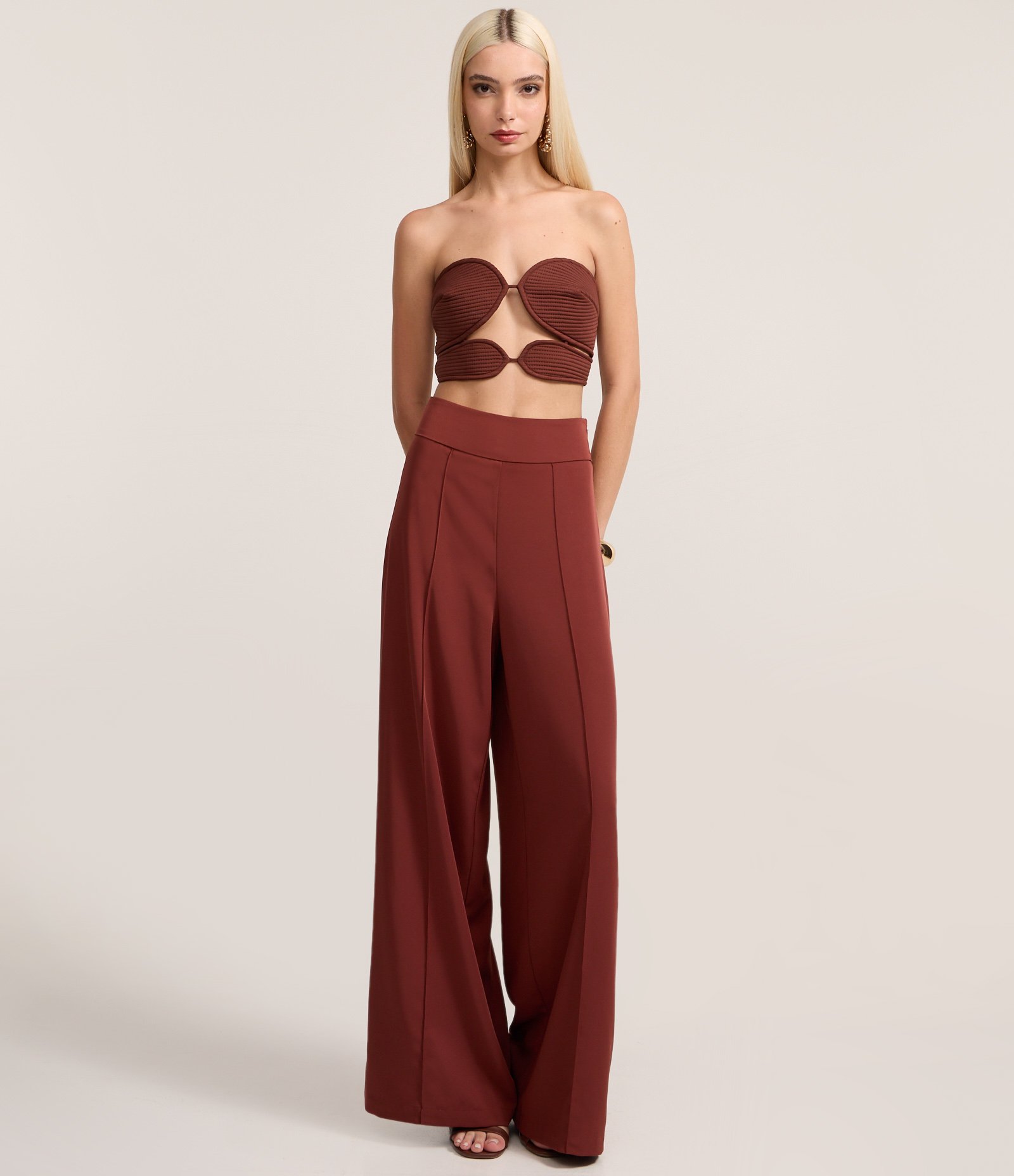 Top em Crepe Tomara que Caia com Busto Pespontado Arredondado Marrom 2