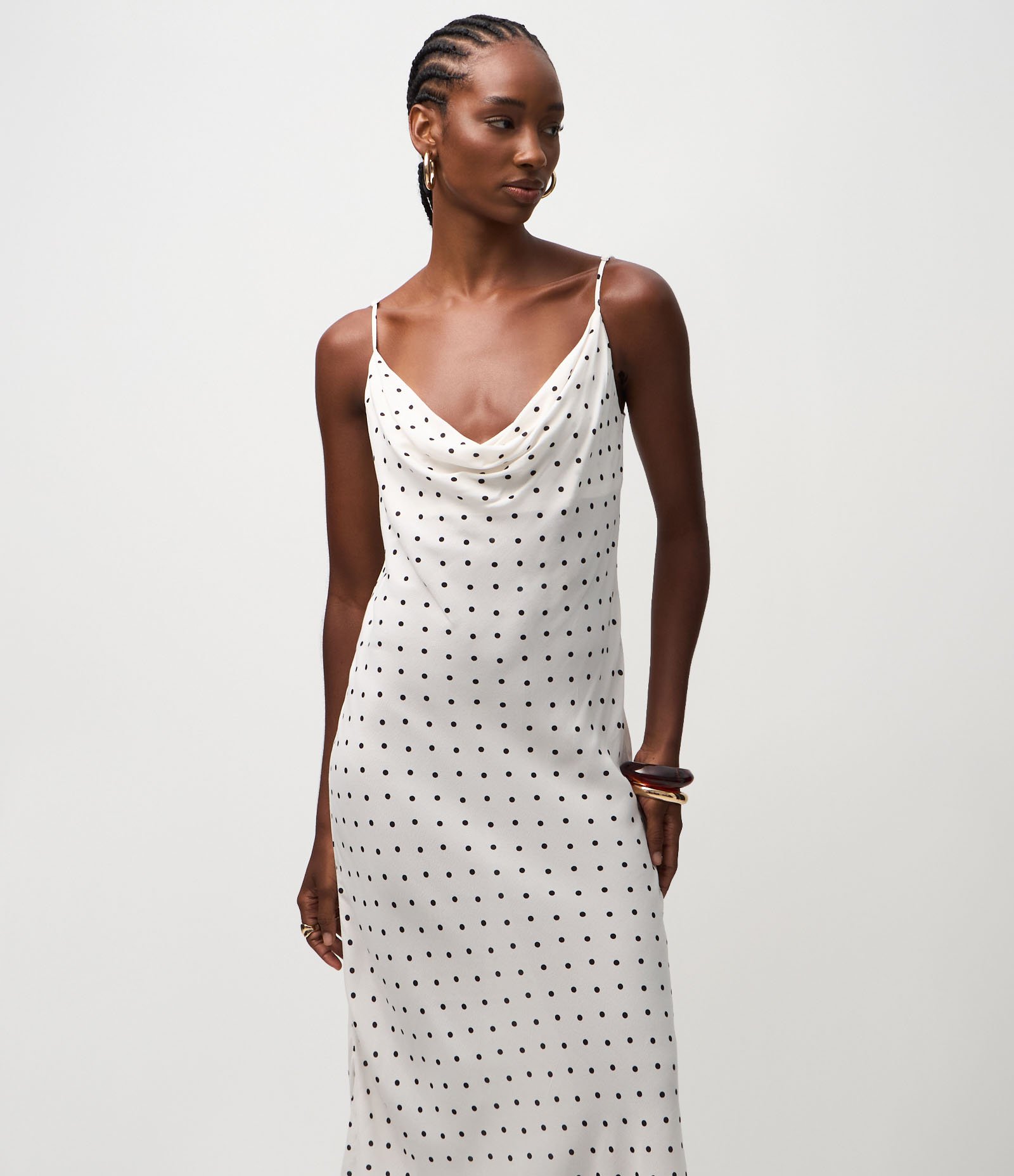 Vestido Midi com Decote Degagê e Estampa Poá Branco 2