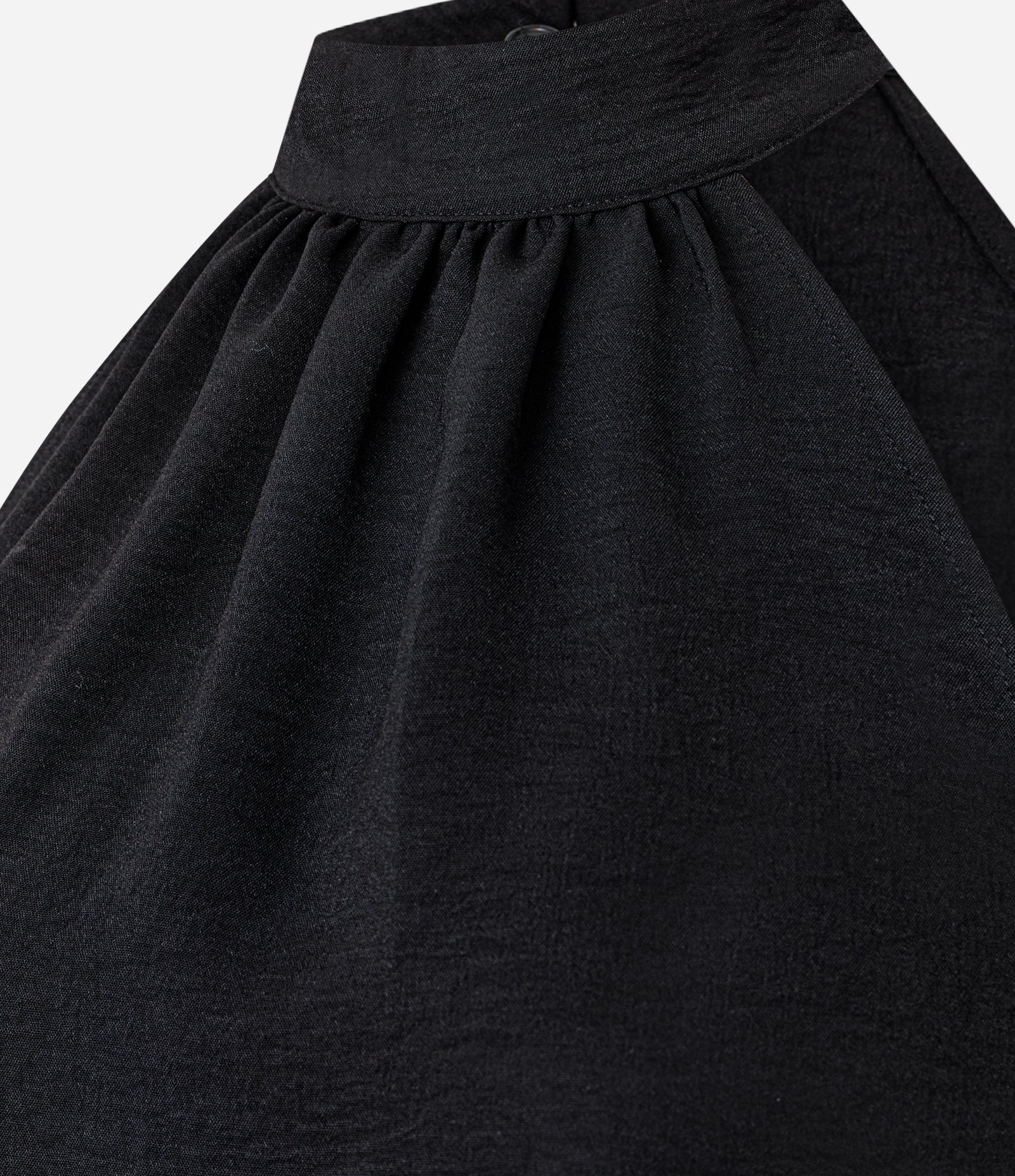 Blusa Frente Única em Crepe com Amarração na Gola Alta Preto 2